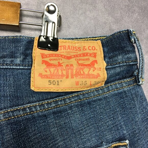 Levis Mens 501 Original Fit Blue Jeans size 36x30 Button Fly Cotton Denim - Picture 6 of 13